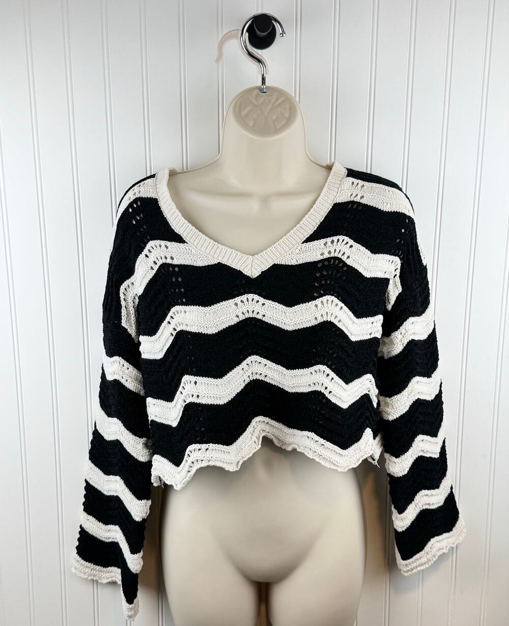 Altar’d State Black White Chevron Open Knit Cropped Sweater XS